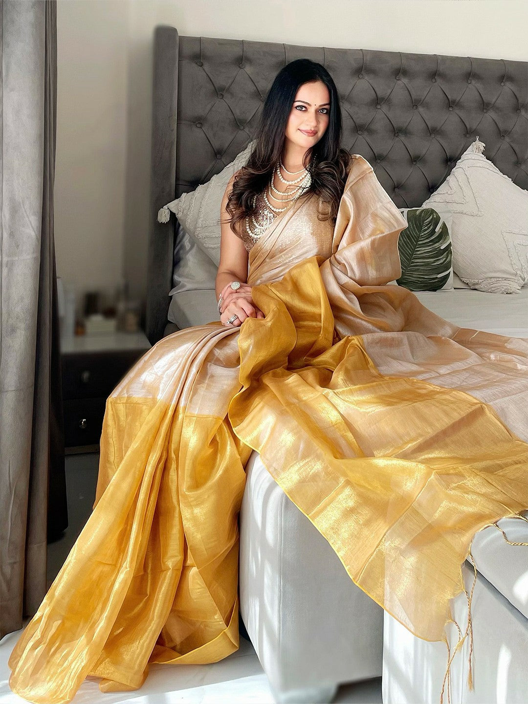 Gold & Beige Colourblocked Printed Tissue Saree with Blouse Piece