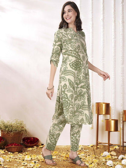 Women’s Green & White Floral Printed Kurta Set with Trousers | IndiaIsta