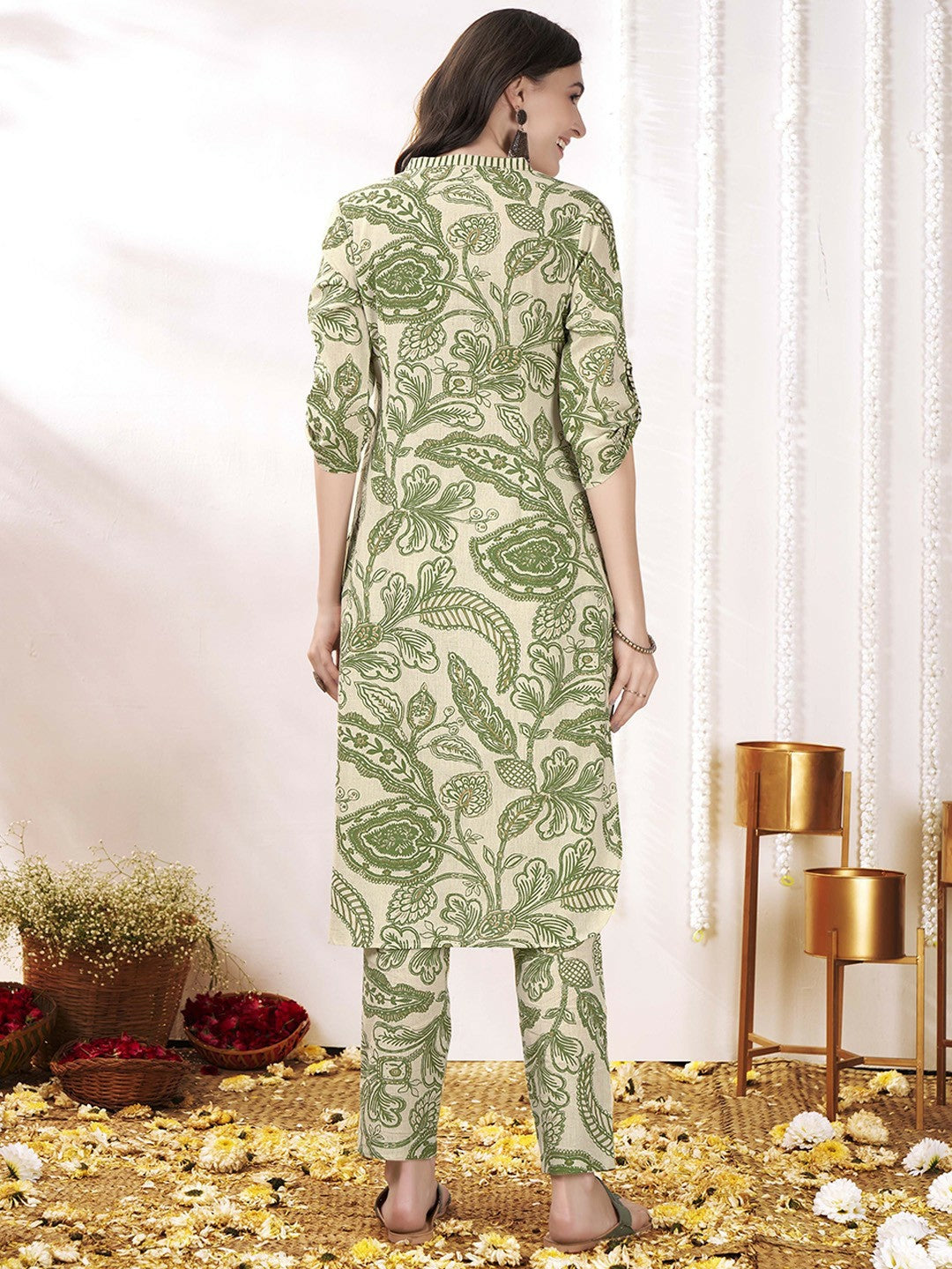 Women’s Green & White Floral Printed Kurta Set with Trousers | IndiaIsta