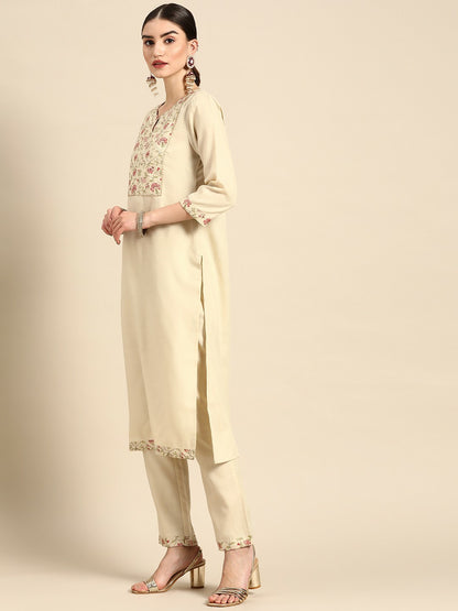 Women’s Off White & Pink Ethnic Motifs Yoke Design Kurta Set with Trousers & Dupatta | Indiaista