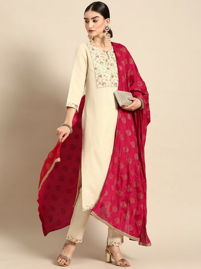 Women’s Off White & Pink Ethnic Motifs Yoke Design Kurta Set with Trousers & Dupatta | Indiaista