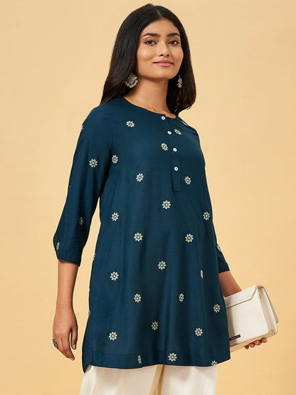 Blue & White Floral Printed Tunic for Women – Round Neck, 3/4 Sleeves, Button Closure | Indiaista