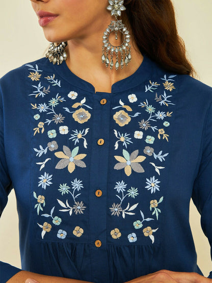 Teal & White Embroidered Tunic for Women – Mandarin Collar, 3/4 Sleeves, Button Closure | Indiaista