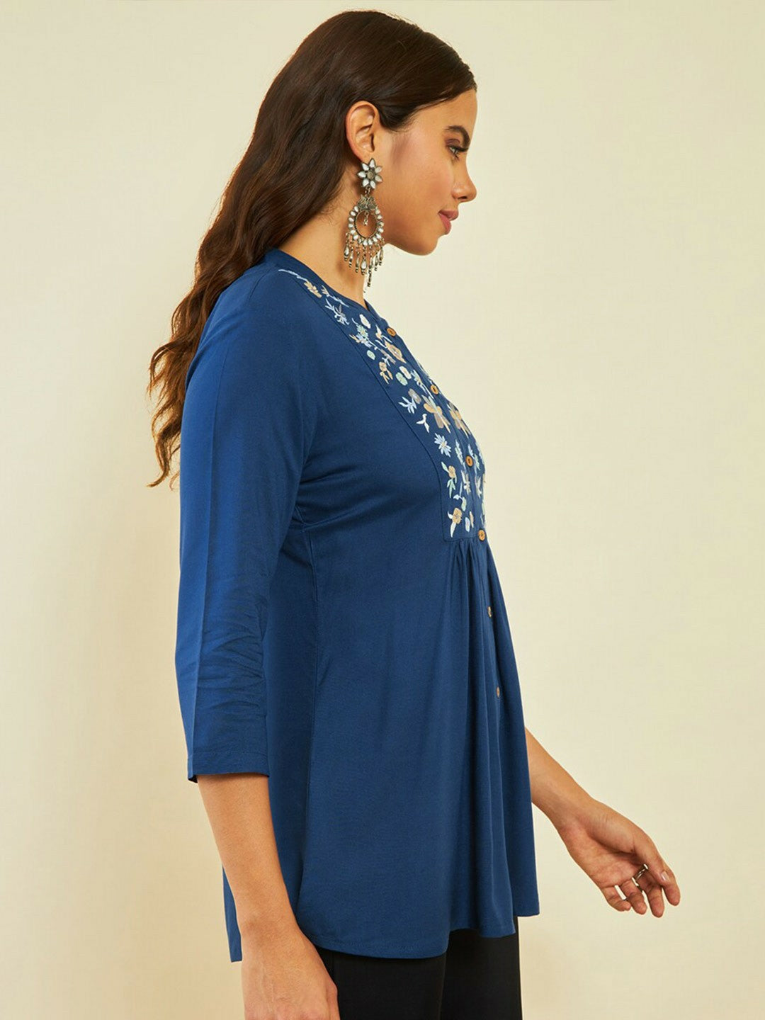 Teal & White Embroidered Tunic for Women – Mandarin Collar, 3/4 Sleeves, Button Closure | Indiaista