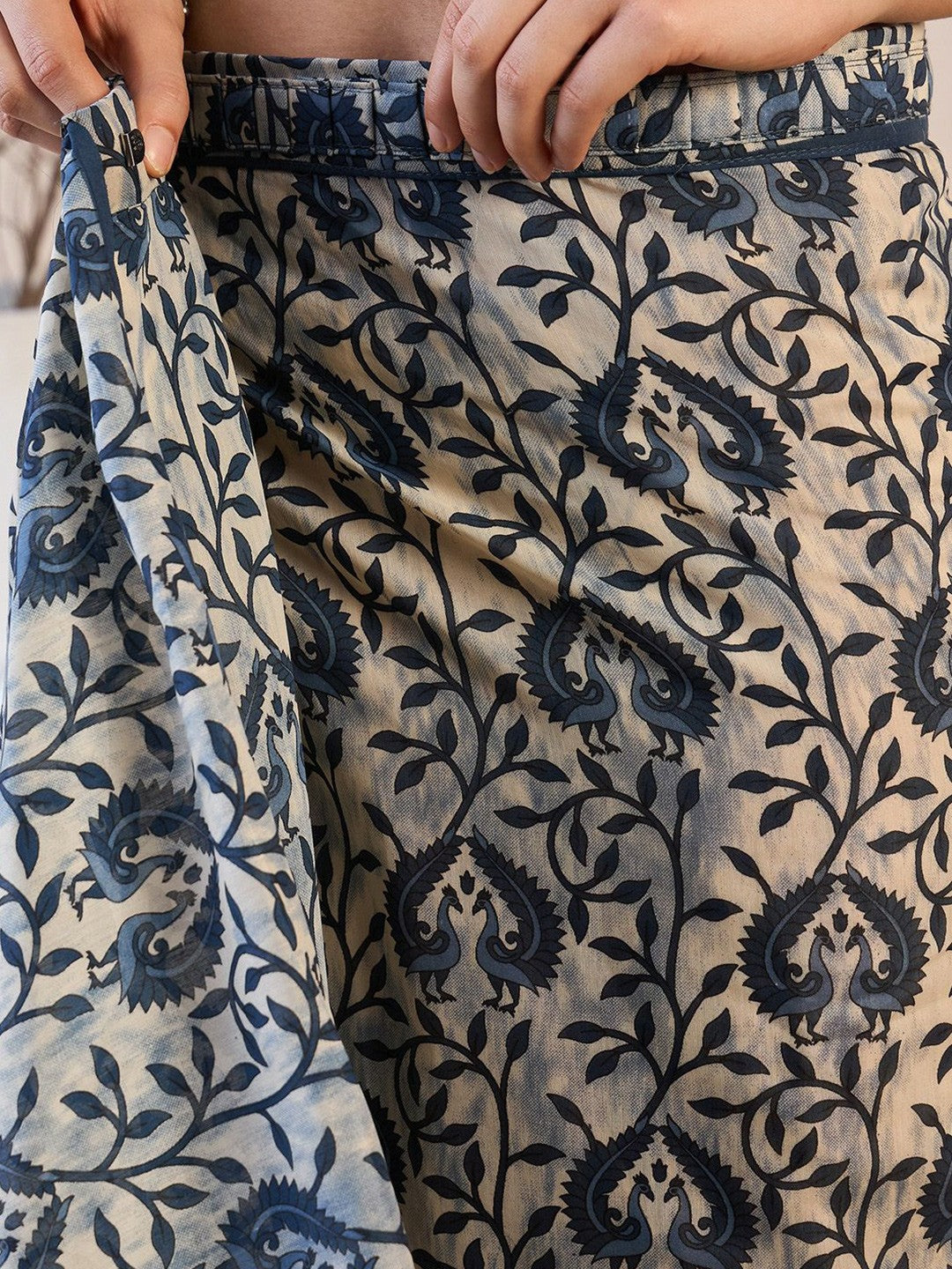 Off-White & Blue Dabu Ethnic Motifs Saree with Printed Border