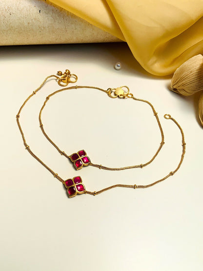 Gold-Plated Antique Anklet with Stone Studs – Traditional Ethnic Jewelry for Women