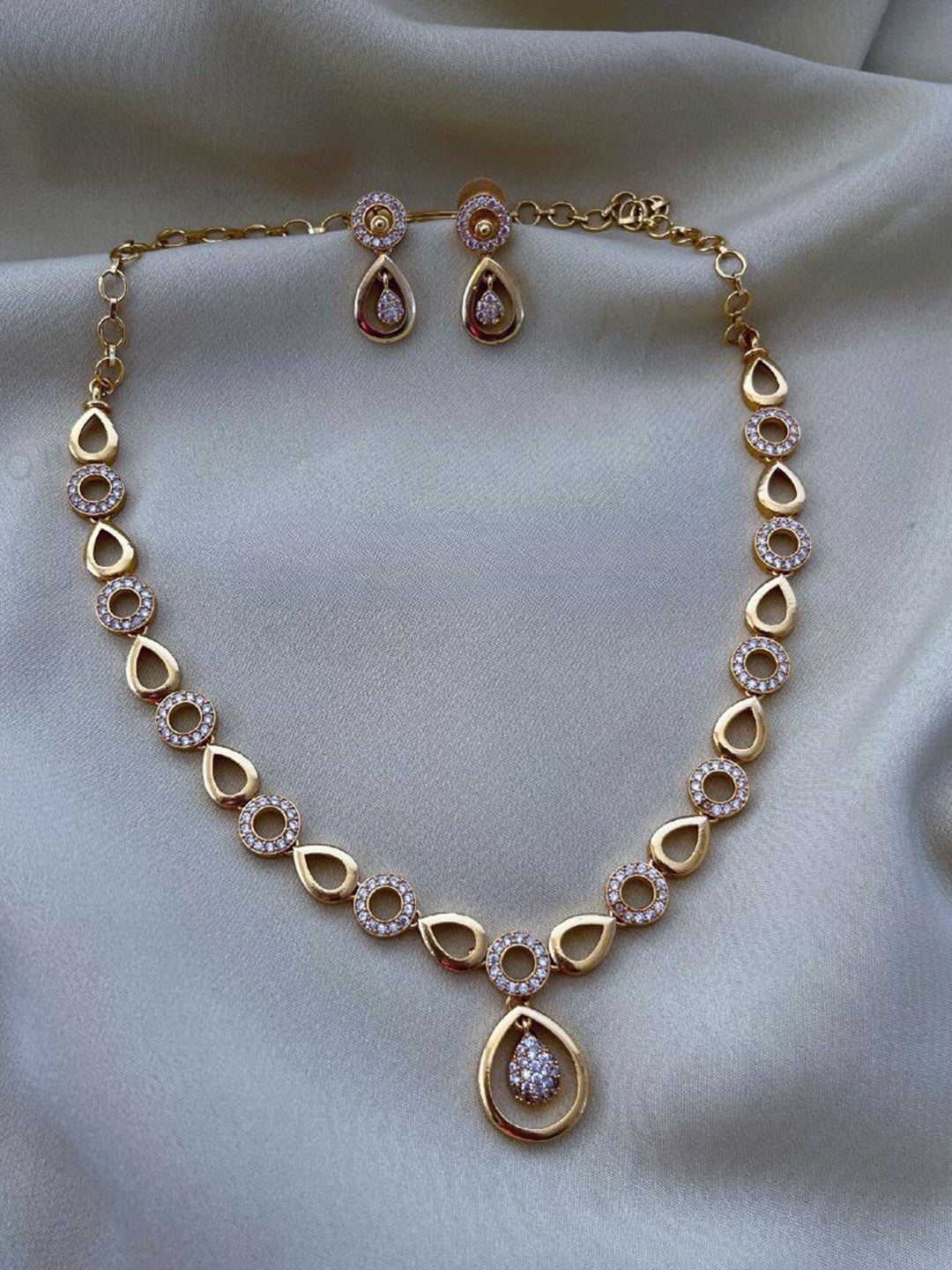 Gold-Plated Red & White Zirconia Choker Set with Earrings