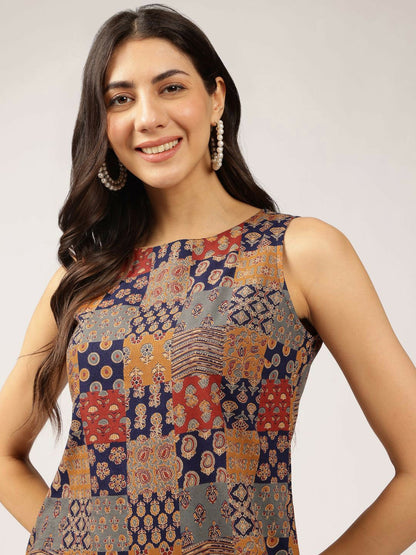 Navy Blue Floral Printed Kurta with Trousers