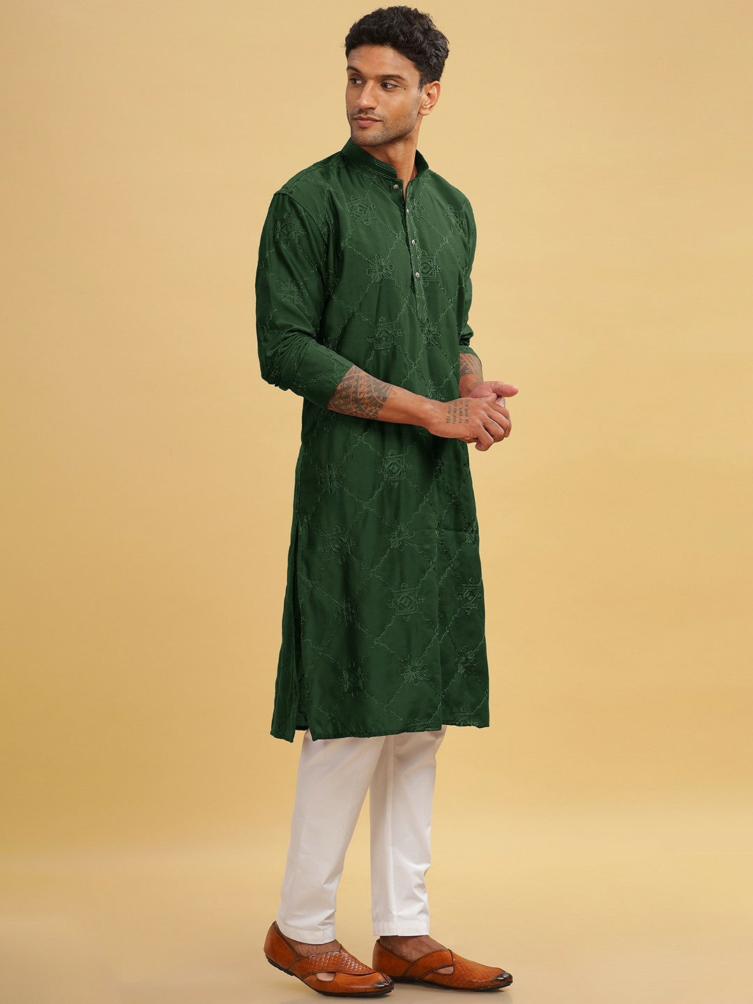 Green Ethnic Motif Embroidered Cotton Kurta with Band Collar