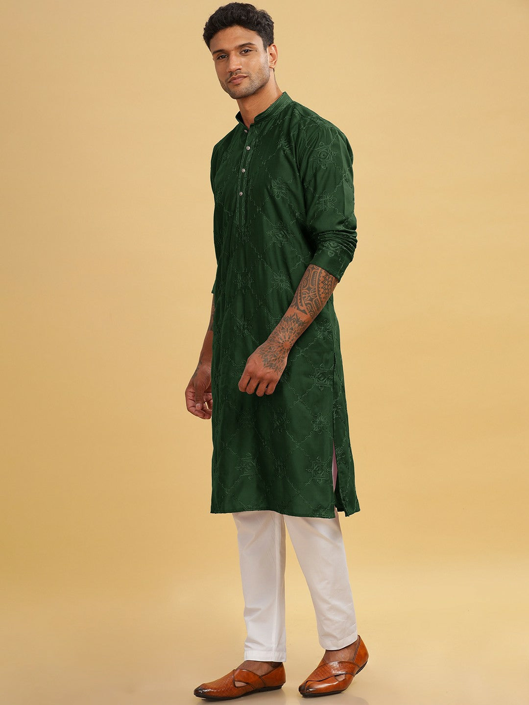 Green Ethnic Motif Embroidered Cotton Kurta with Band Collar