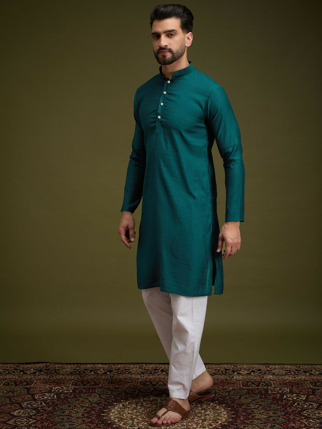 Green Geometric Embroidered Cotton Kurta with Pockets