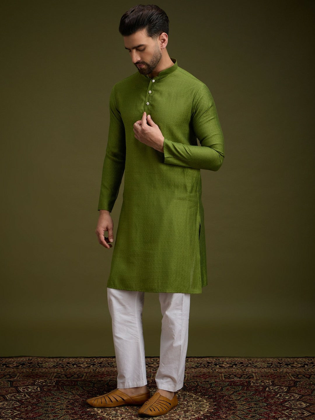Green Embroidered Cotton Kurta with Pockets & Mandarin Collar