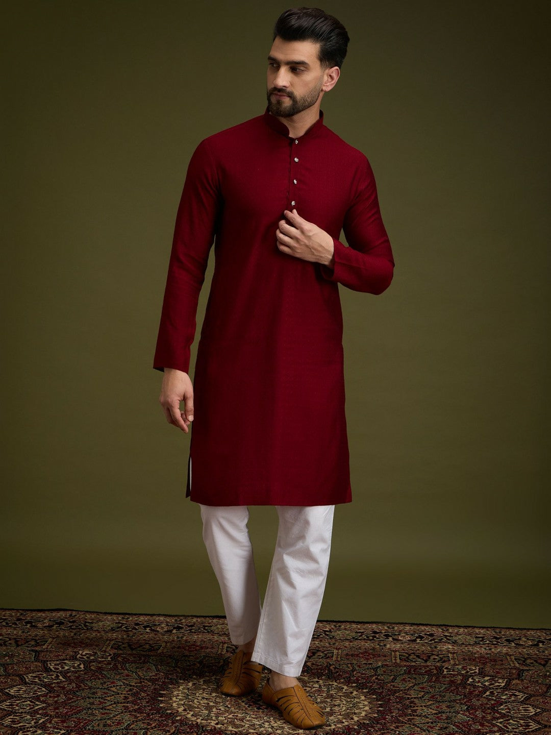 Red Geometric Embroidered Pure Cotton Kurta with Mandarin Collar