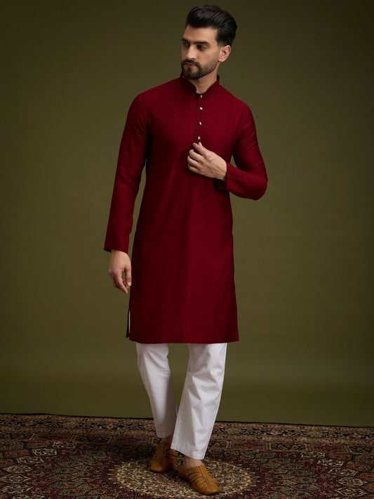 Red Geometric Embroidered Pure Cotton Kurta with Mandarin Collar