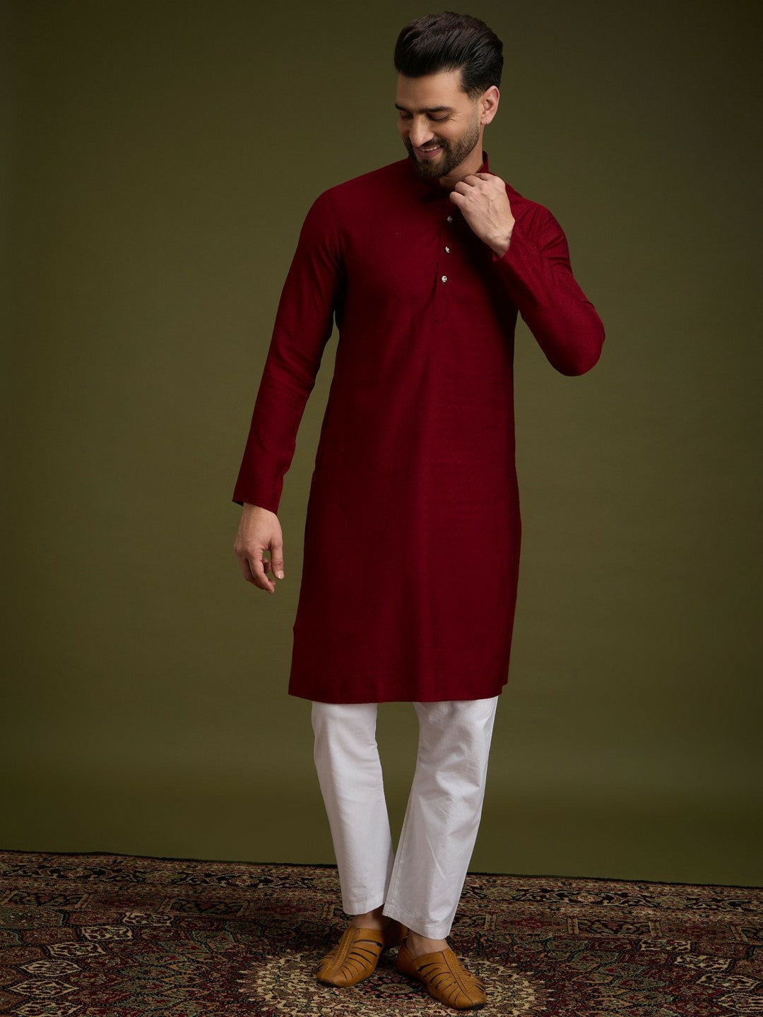 Red Geometric Embroidered Pure Cotton Kurta with Mandarin Collar