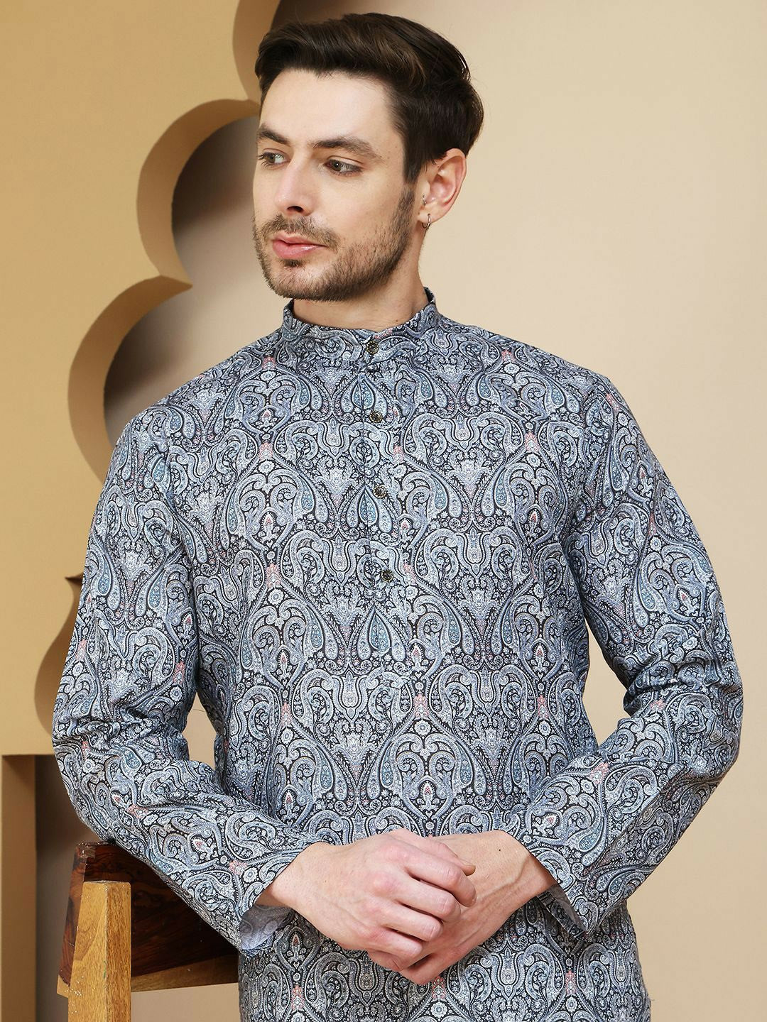 Grey and Black Paisley Printed Kurta with Mandarin Collar