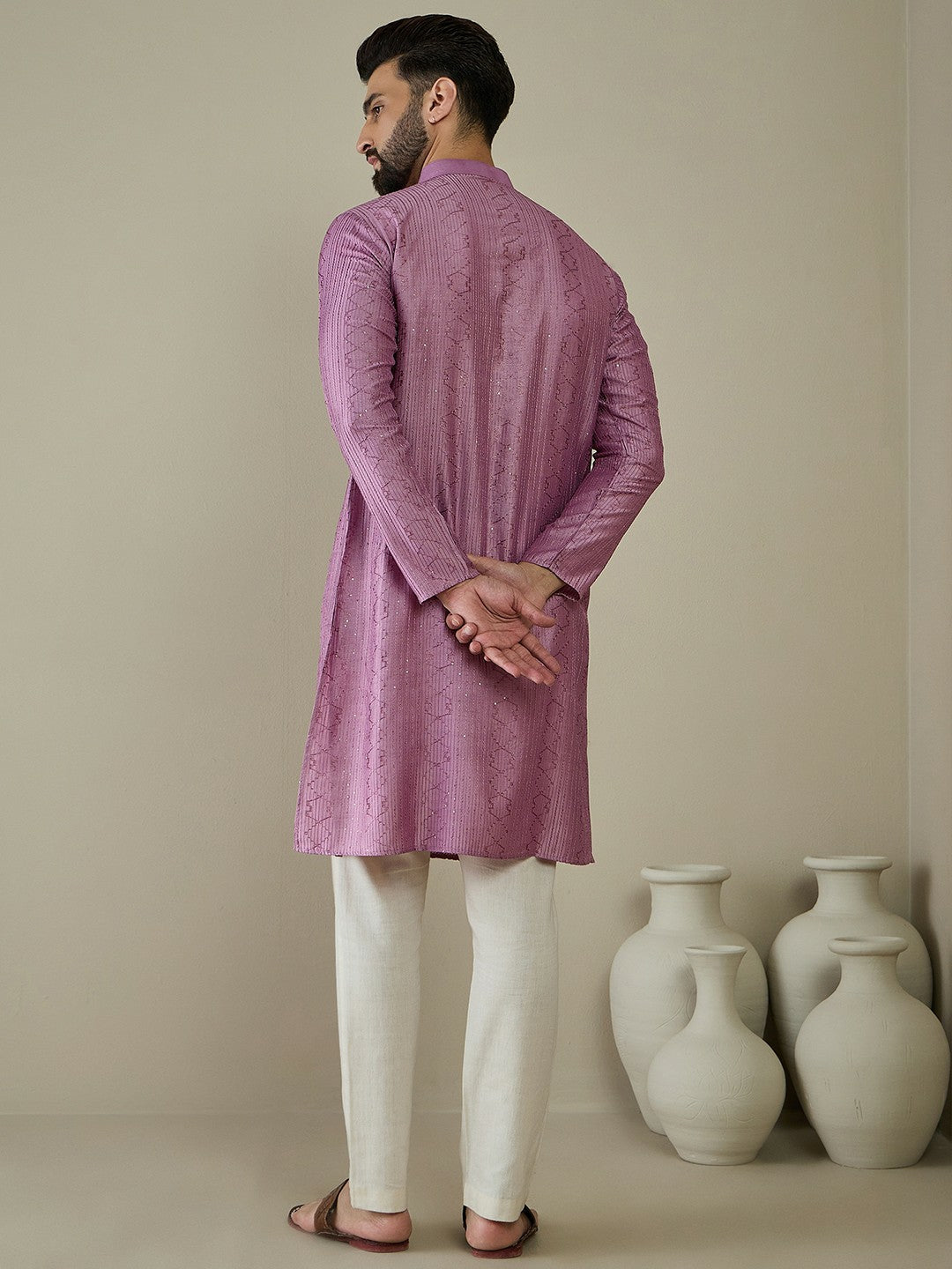 Lavender Ethnic Embroidered Kurta with Mandarin Collar & Thread Work