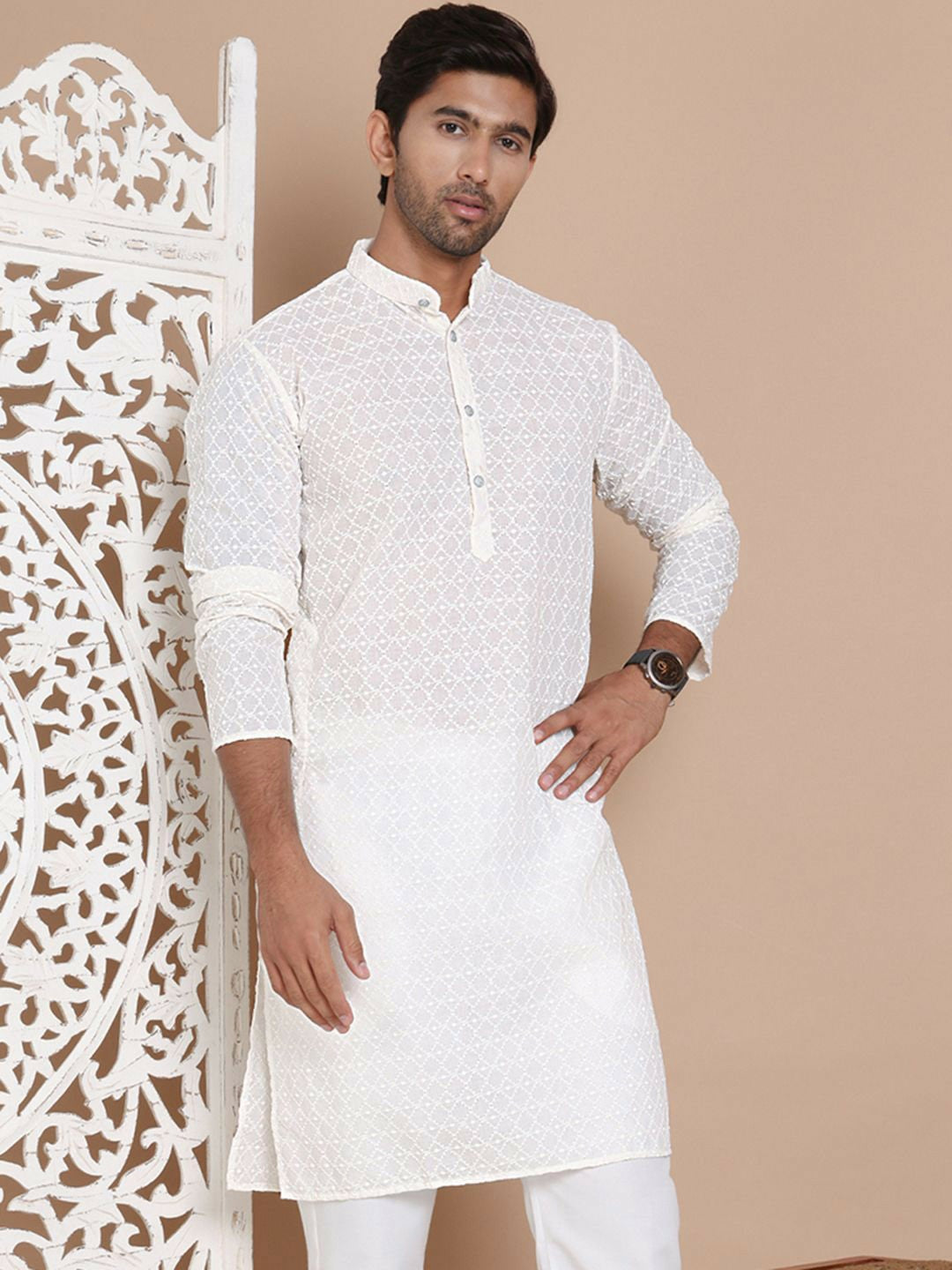 Men’s Off-White Chikankari Embroidered Cotton Kurta
